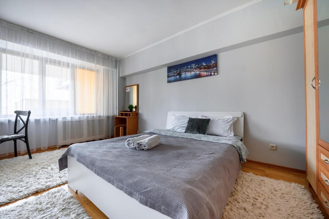 Apartmán На Проспекте Ленина Almaty Exteriér fotografie