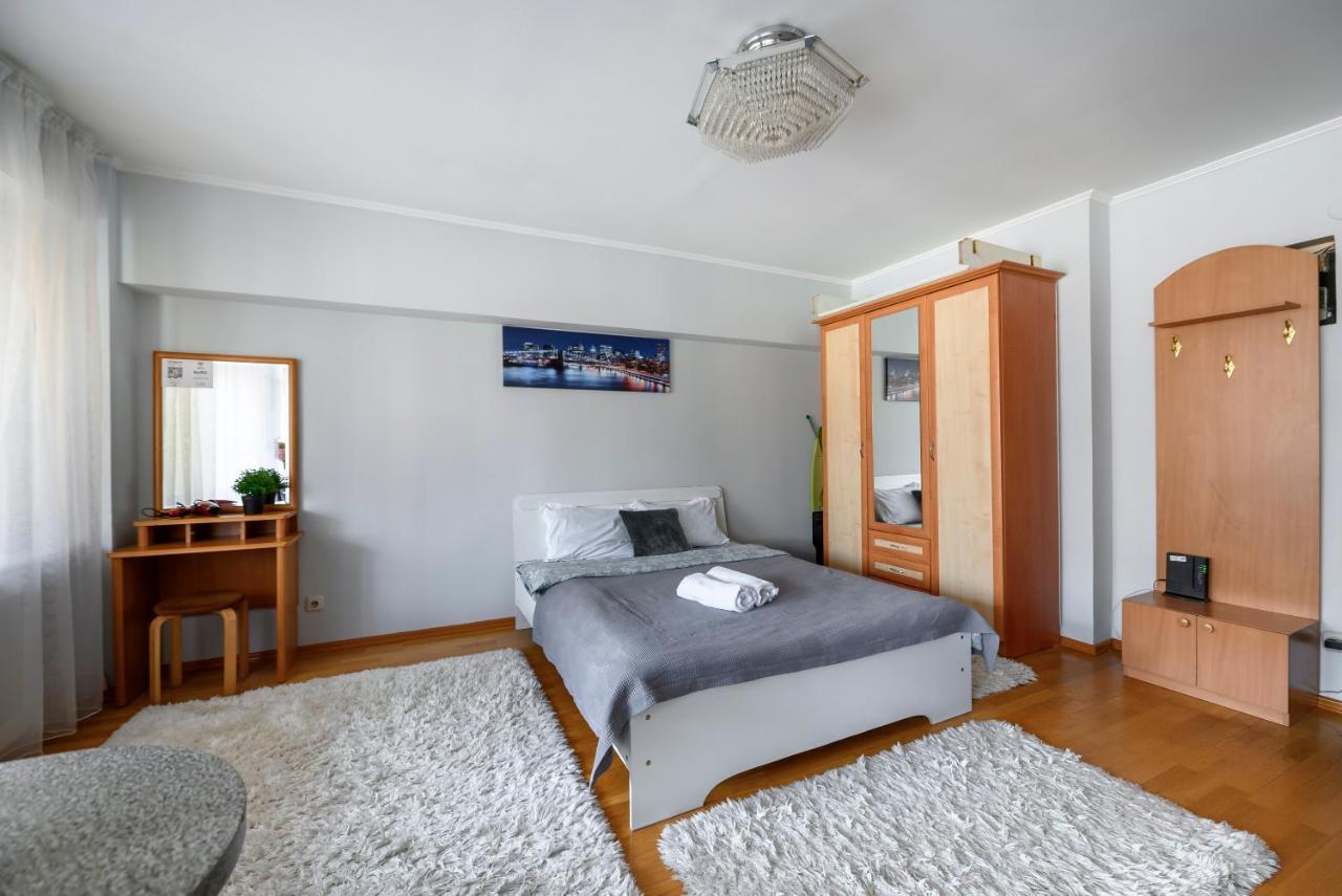 Apartmán На Проспекте Ленина Almaty Exteriér fotografie