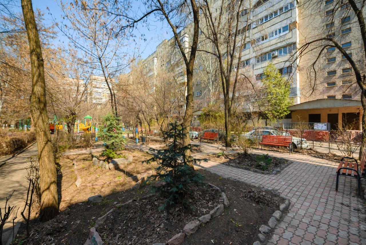 Apartmán На Проспекте Ленина Almaty Exteriér fotografie